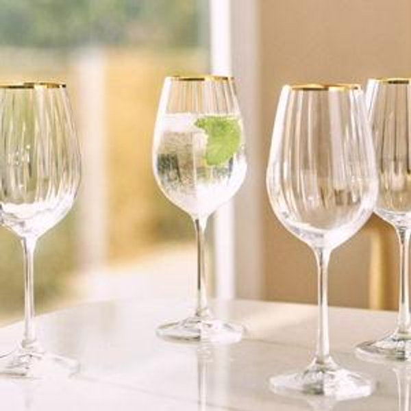 Waterfall Wine Glasses, Set of 4- Clear