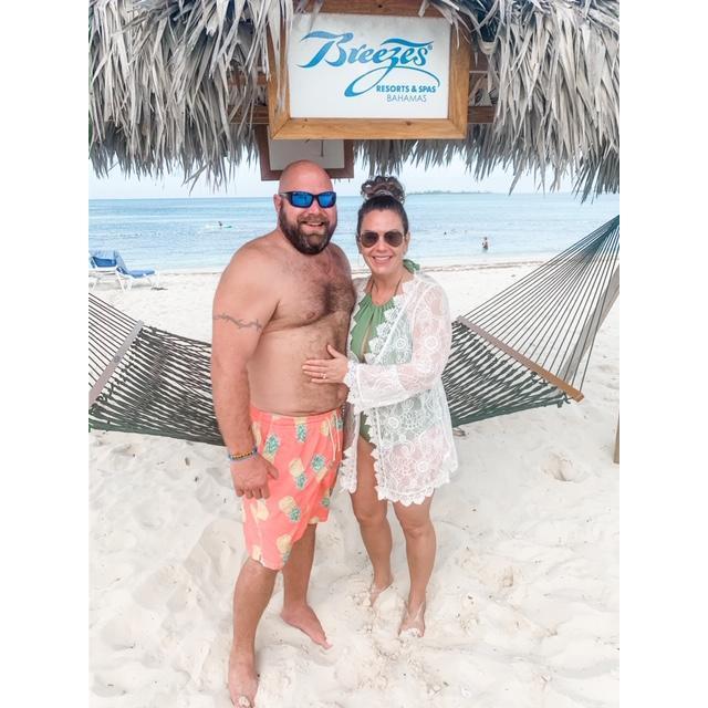 He proposed on this hammock in Bahamas !