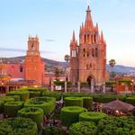 El Jardin and Parroquia de San Miguel Arcangel