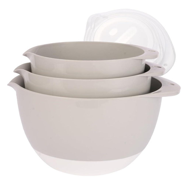 JCXivan 3 Plastic Mixing Bowls with Lids,Pour Spout,4.8in Deep Baking Mixing Bowl Set with TPR Bottom Non Slip,Kitchen Nesting Batter Bowls for Mixing,Prep Food,Dishwasher Safe,3Qt,2Qt,1.5Qt,Gray