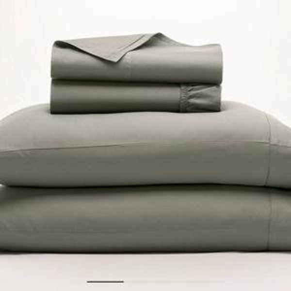 Organic Sheets - Luxury Signature Hemmed Sheet Set | Boll & Branch | Queen | Color: Juniper
