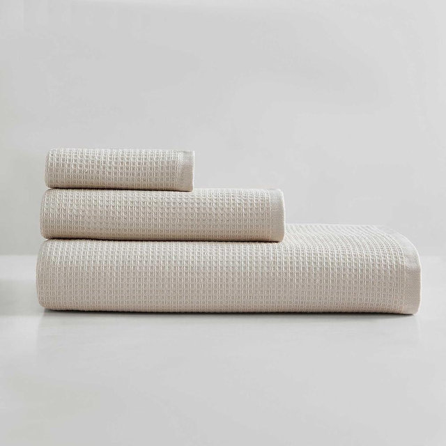 Calvin Klein - Towel Set, Super Soft & Absorbent Cotton Towels, Modern Bathroom Decor, Valentine's Day Decorations (Eternity Solid Wheat Beige, 3-Piece)