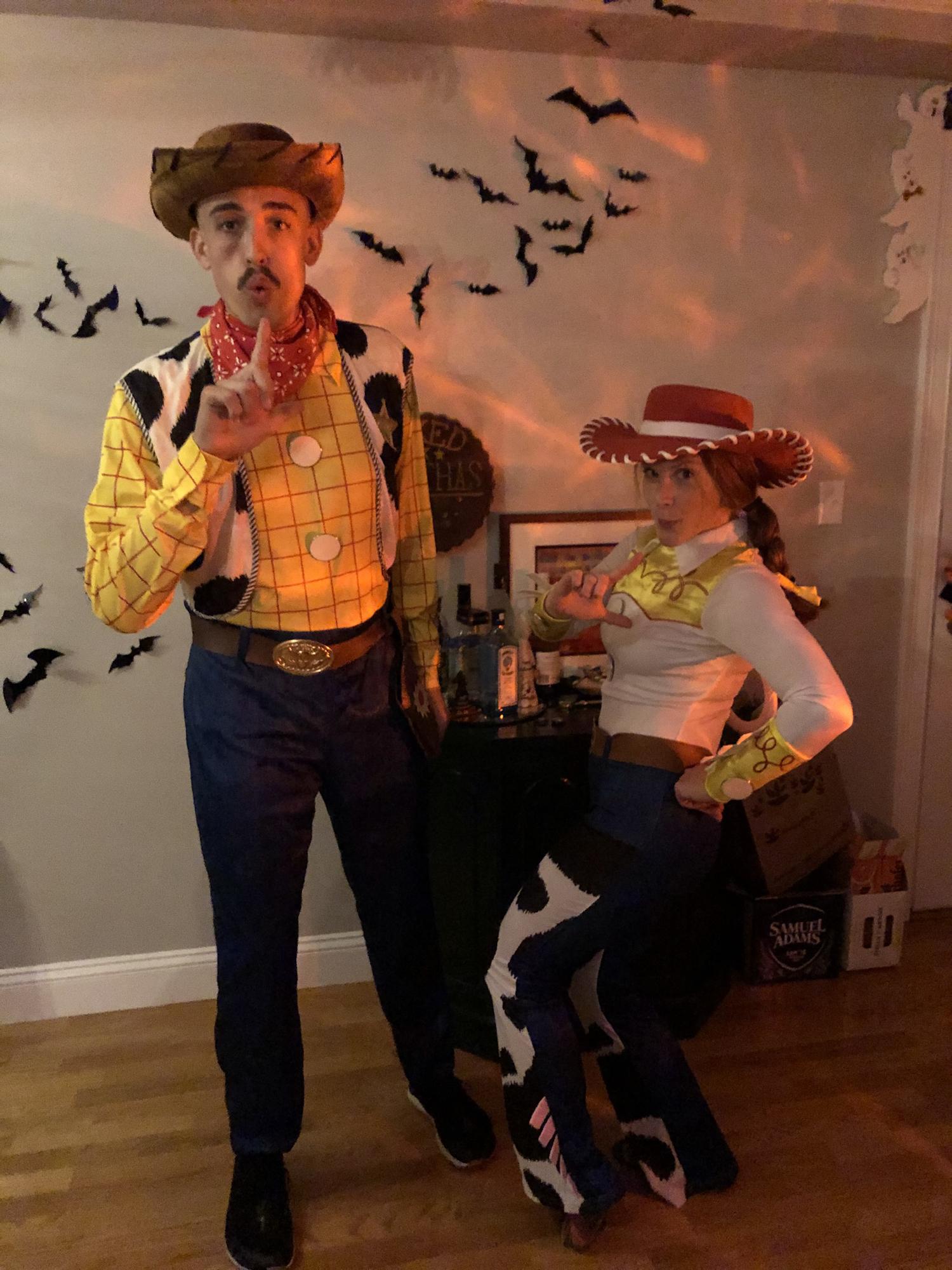 Jessie and Woody won the costume contest and Meredith and Jared’s party!