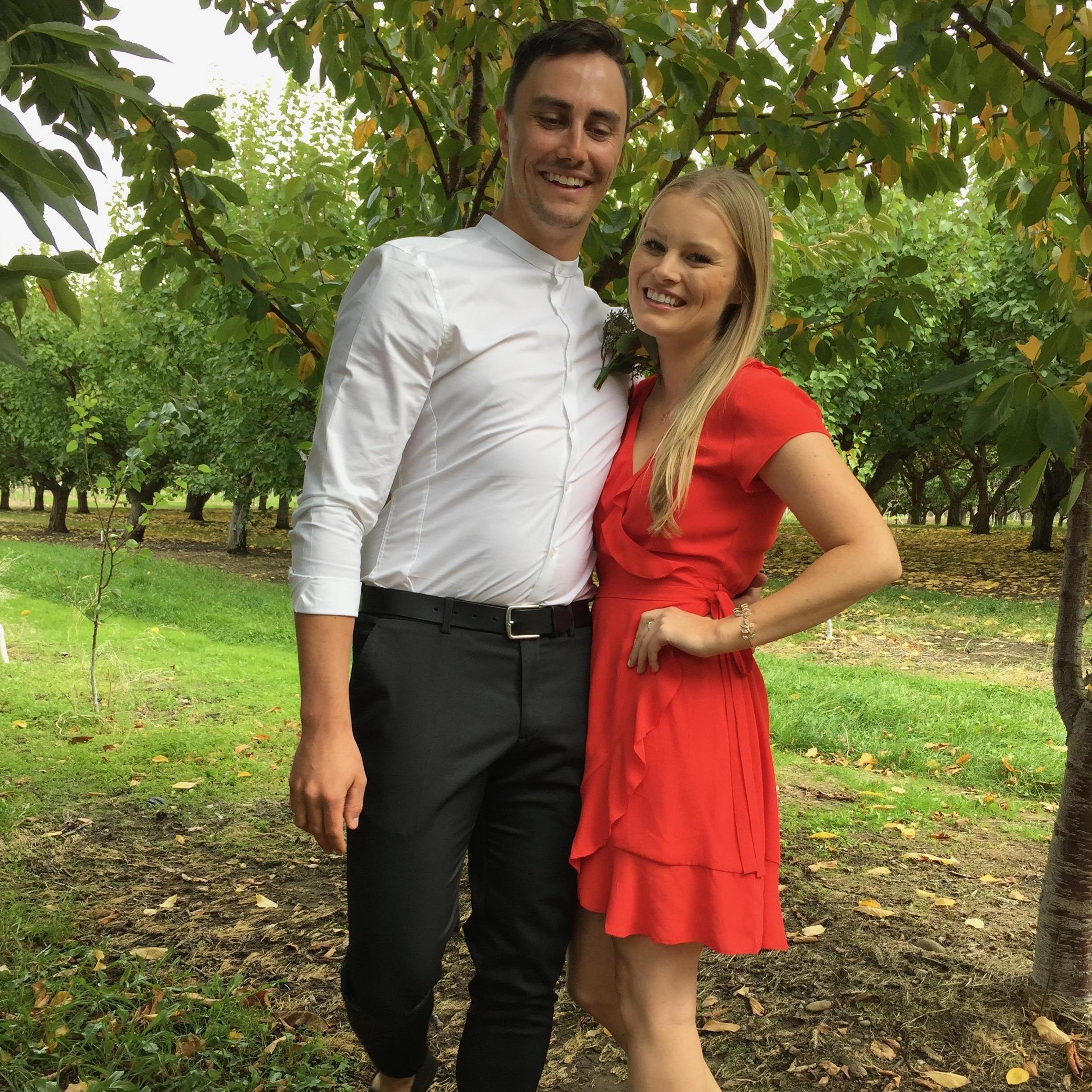Celebrating at Sara and David's wedding in Oliver // September 2018