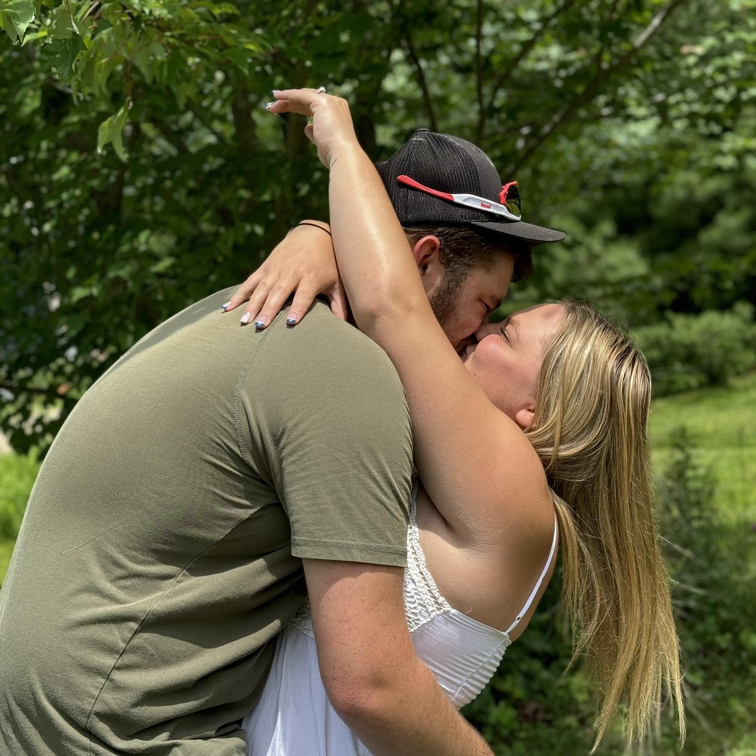 Another favorite picture from our engagement shoot🫶🏼