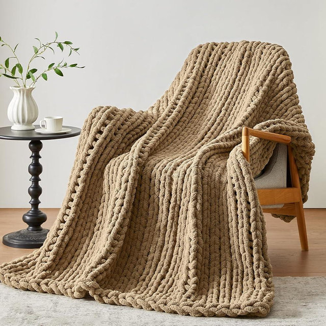Negwoo Chunky Knit Throw Blanket, 30''*40'' Knitted Throw Chenille Yarn for Bed Couch, Handmade Light Brown Crochet Big Thick Blanket, Machine Washable Cute Comfy Blanket for Home Decor