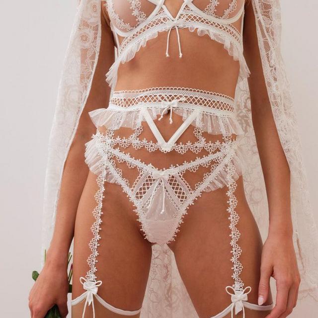 Purchase Eternal Rose Garter