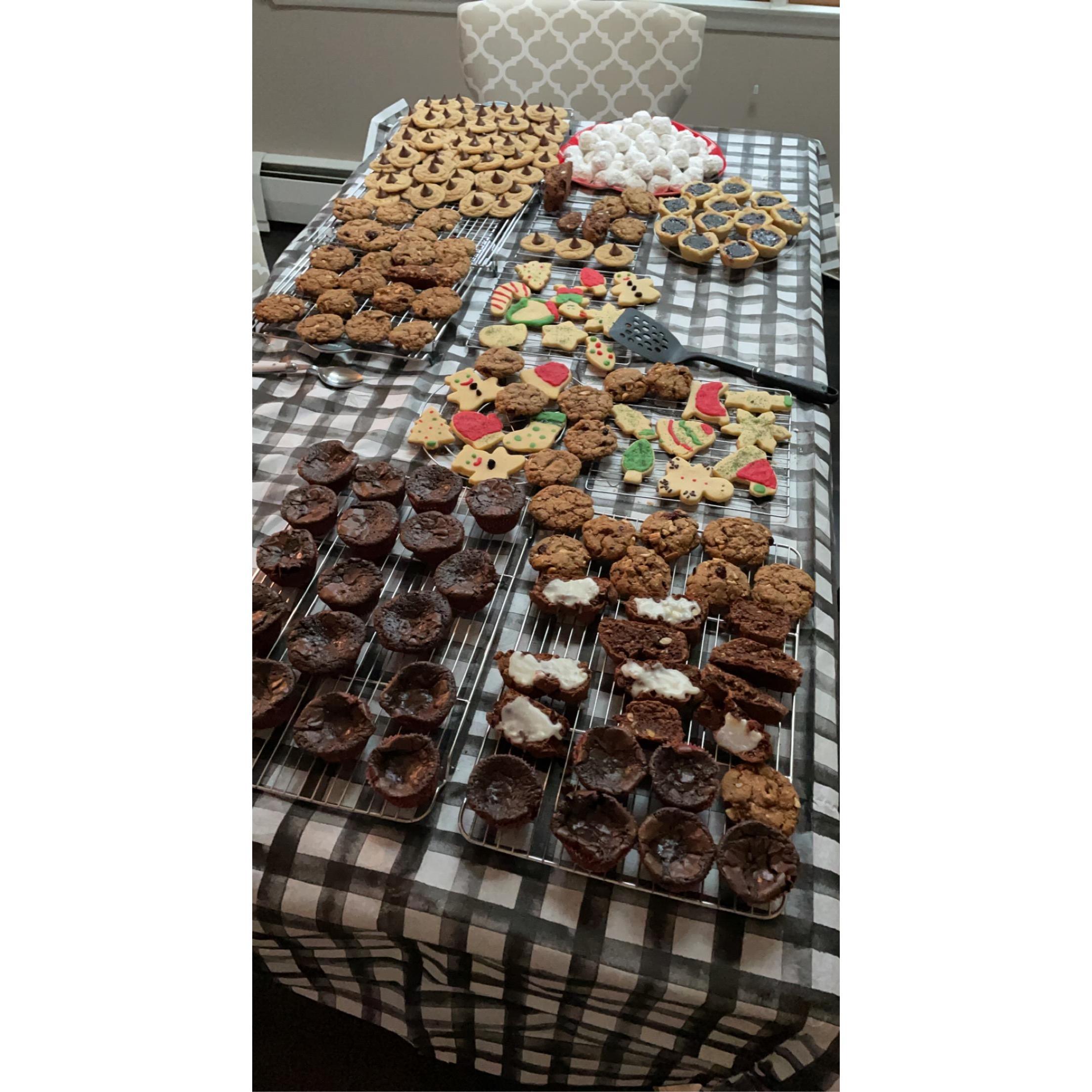 Famous cookie making with the Baronowski fam!