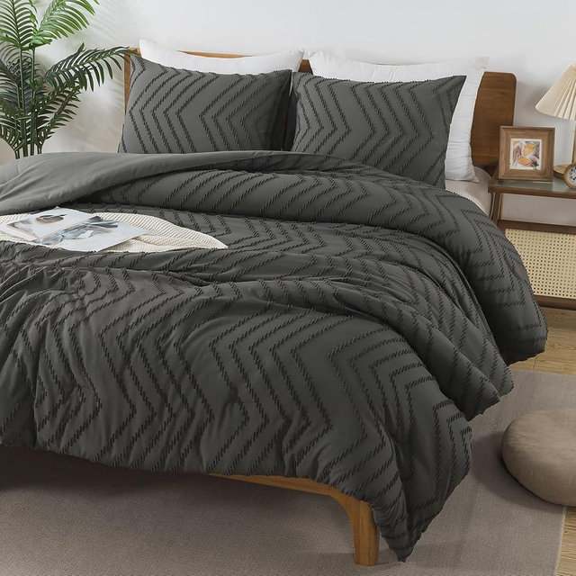 Andency Dark Grey Comforter Set Queen Size, Boho Soft Warm Tufted Bedding Comforter Sets for Queen Size Bed, 3 Pieces Aesthetic Chevron Farmhouse Cute Bohemian Textured Bed Set