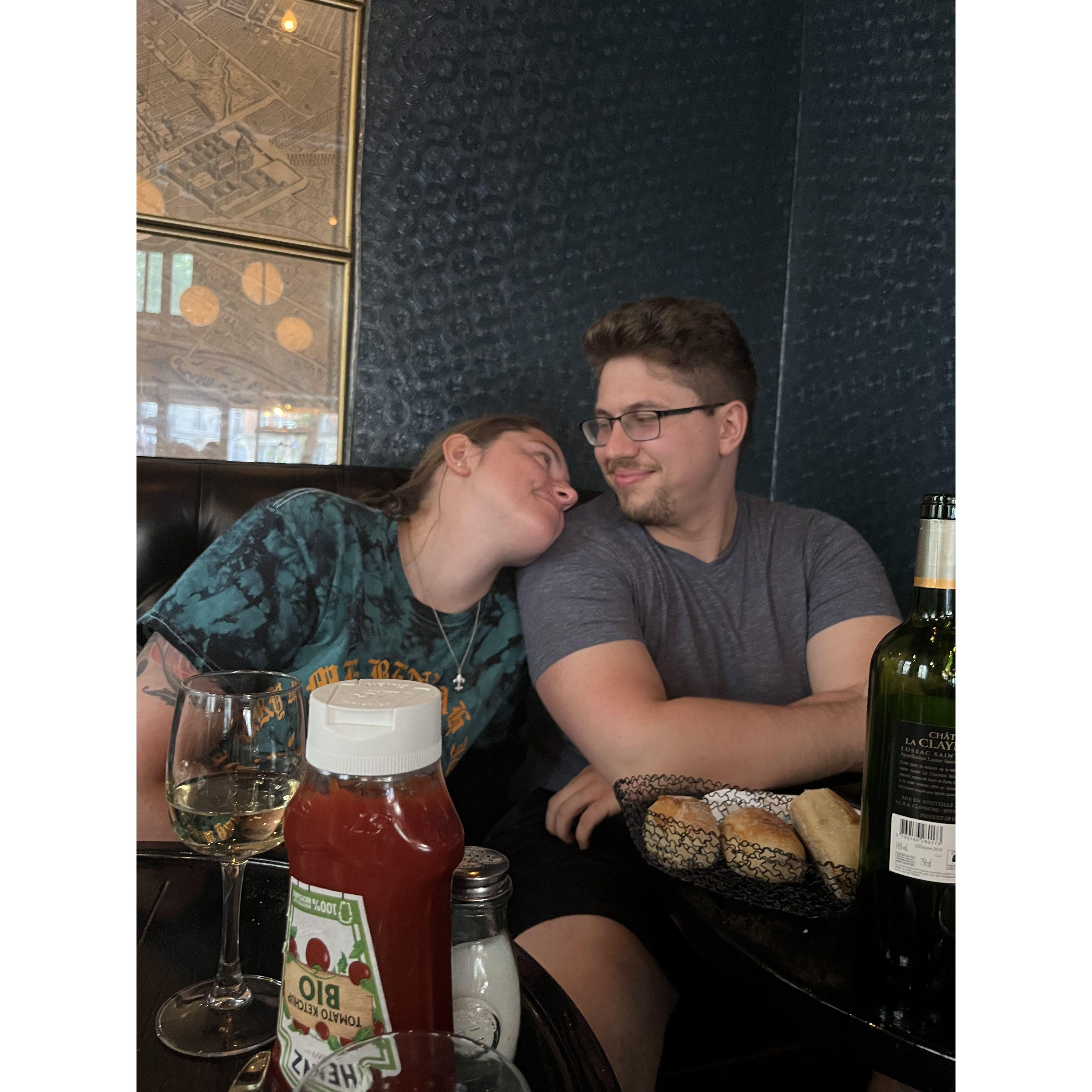 Love birds and best friends all in one.