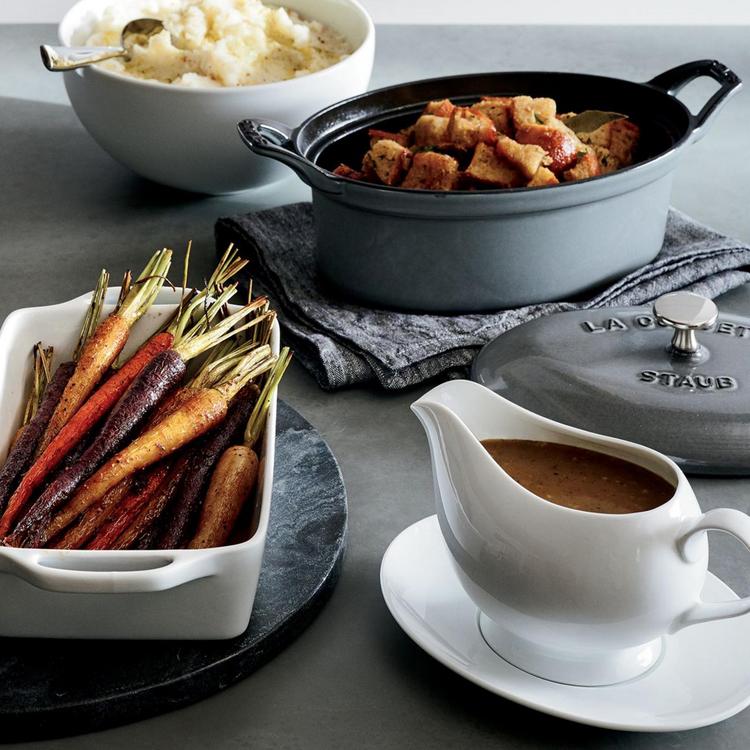 Crate and Barrel, Gravy Boat with Saucer - Zola