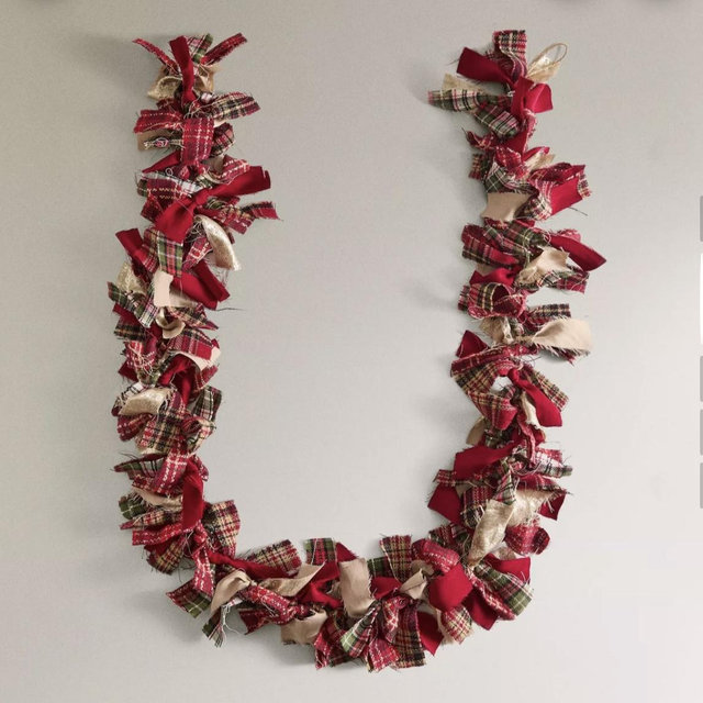 CHRISTMAS FABRIC GARLAND