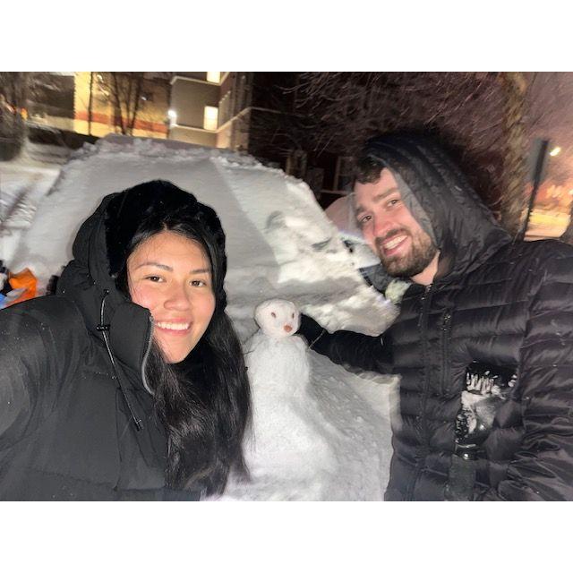 Conoce a Brenda—¡nuestro primer muñeco de nieve! ❄️☃️ 2024