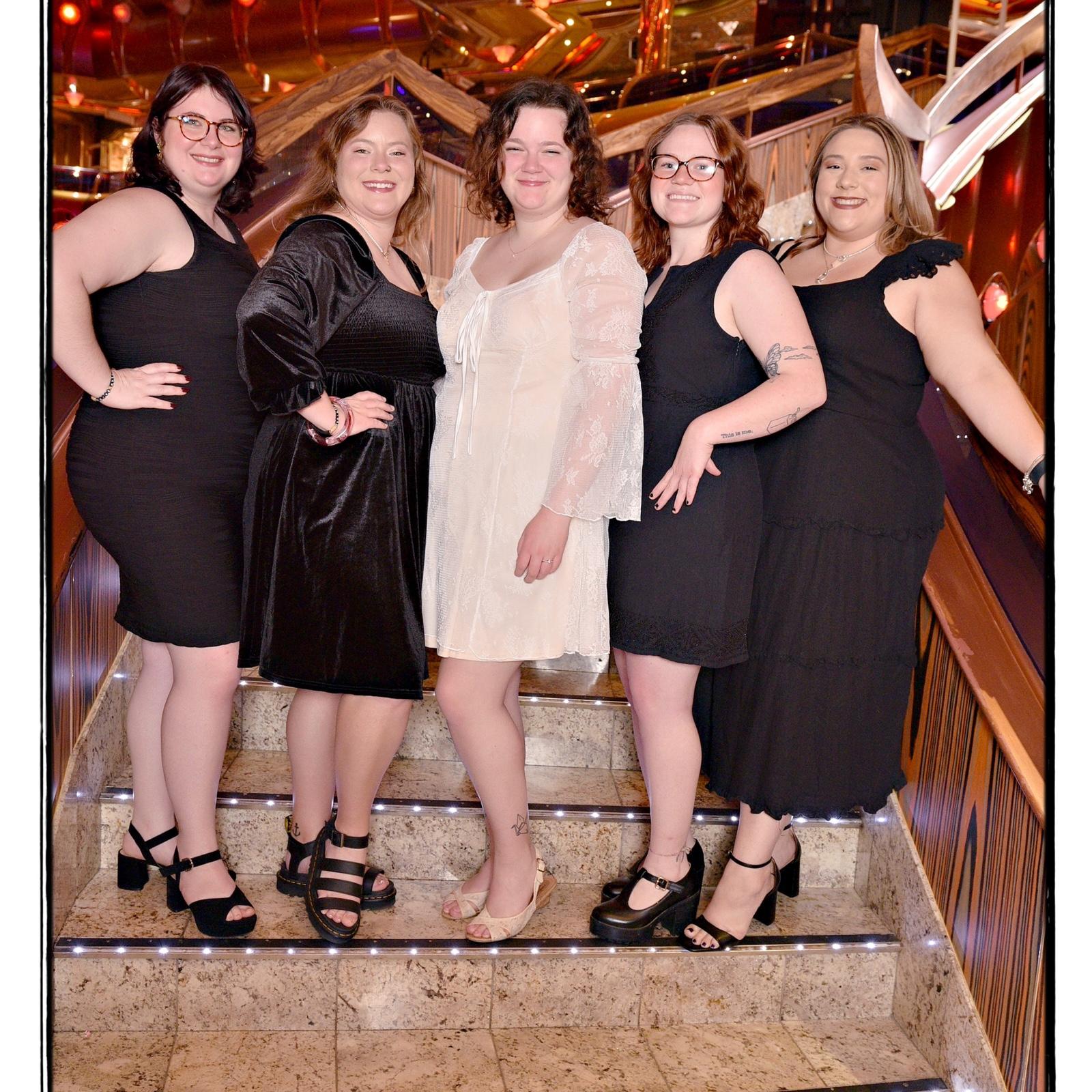 The bridal squad: Ginny, Caileigh, Shaila, Abbey, and Annie. ❤️