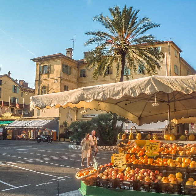 Menton Old Town Shoppes