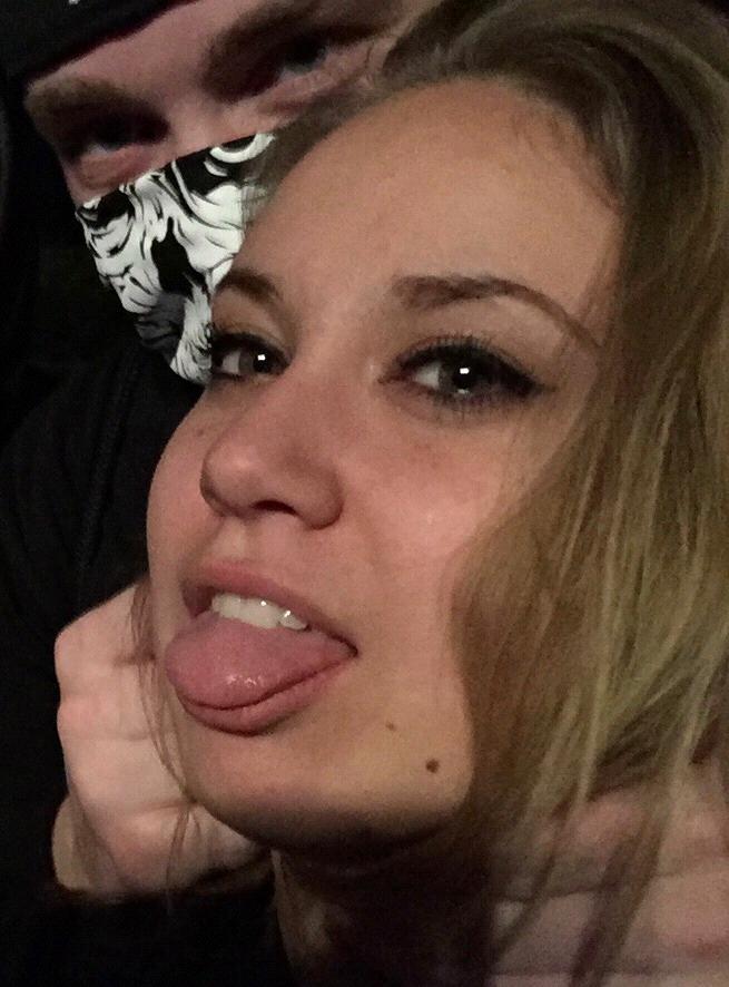 Again with the tongue out...CONCERT TIME
