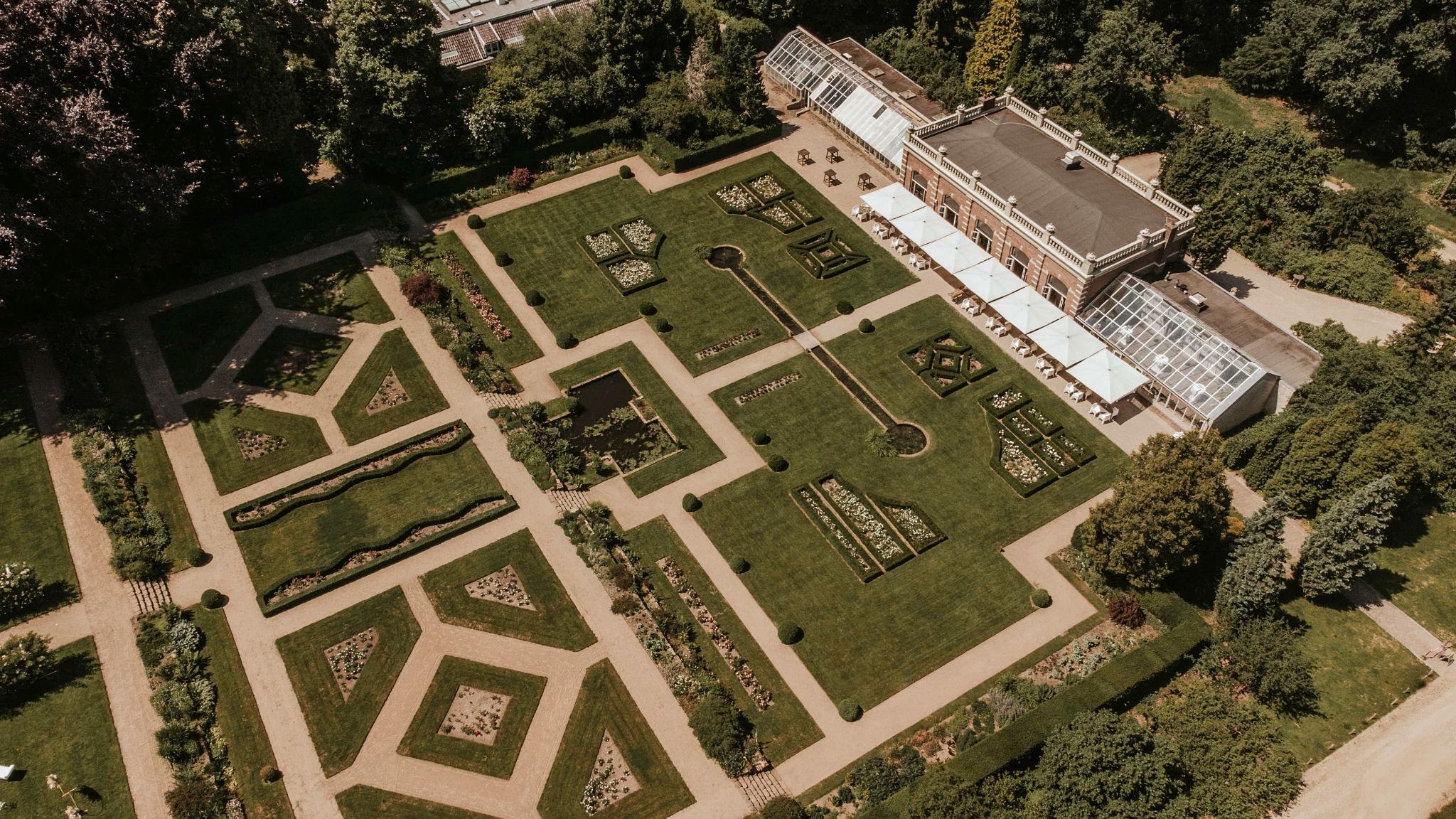 The Wedding Website of Anna Bouwman and Dillon Pike