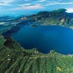 Lago de Coatepeque (Coatepeque Lake)