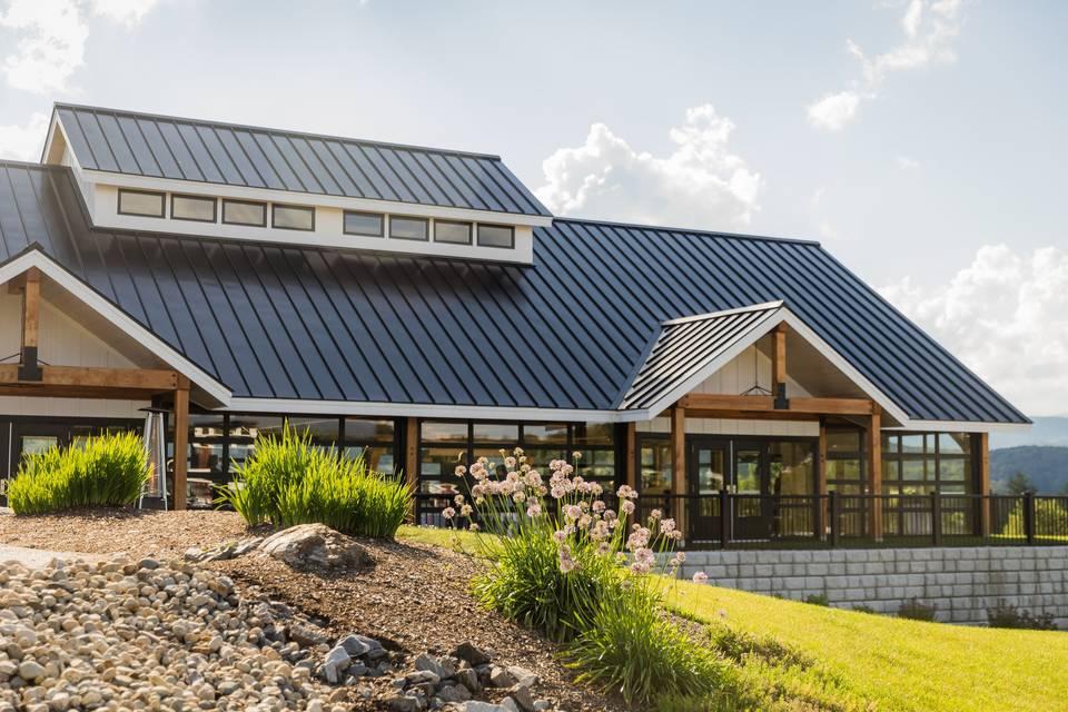 The Wedding Website of Holly Hoffmann and Evan Wade