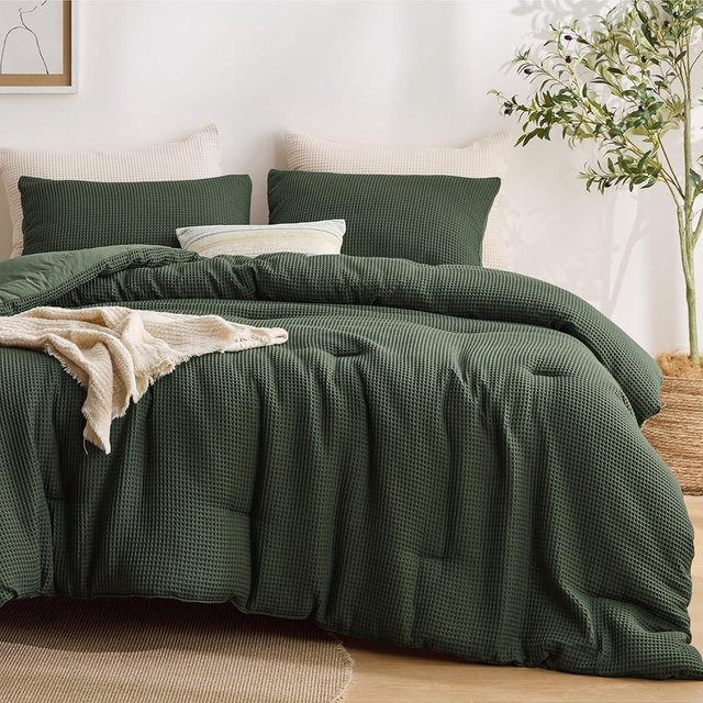 Bedsure Waffle Comforter Set Queen Size Oliver Green, Breathable Bedding Set, All Season Comforter with 3 Pieces, 1 Waffle Weave Comforter (90"x90") and 2 Pillowcases (20"x26")