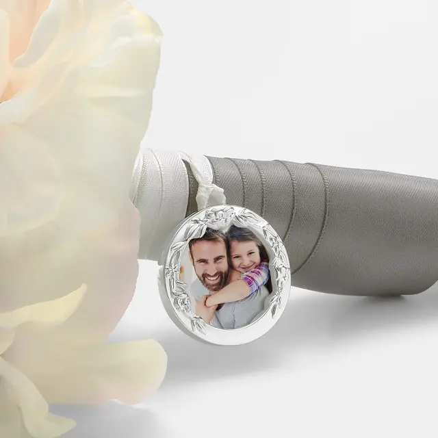 Kittenish Engraved Round Bouquet Photo Charm