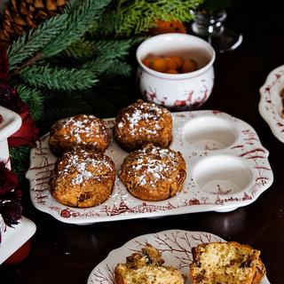 Country Estate Winter Frolic Muffin Dish