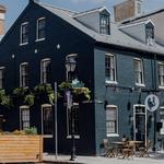 Grab brunch at Bunny’s Buckets & Bubbles
