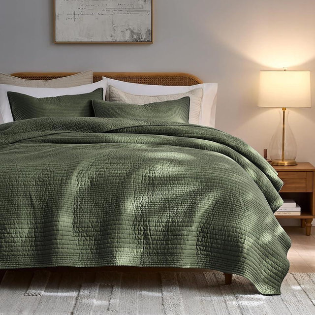 palassio Striped Olive Green 100% Cotton Quilt Queen Size Bedding Sets, Lightweight Crinkly Channel Pick Stitch Textured Bedspread Soft Shabby Chic Farmhouse Country Coverlet for All Season, 2 Shams