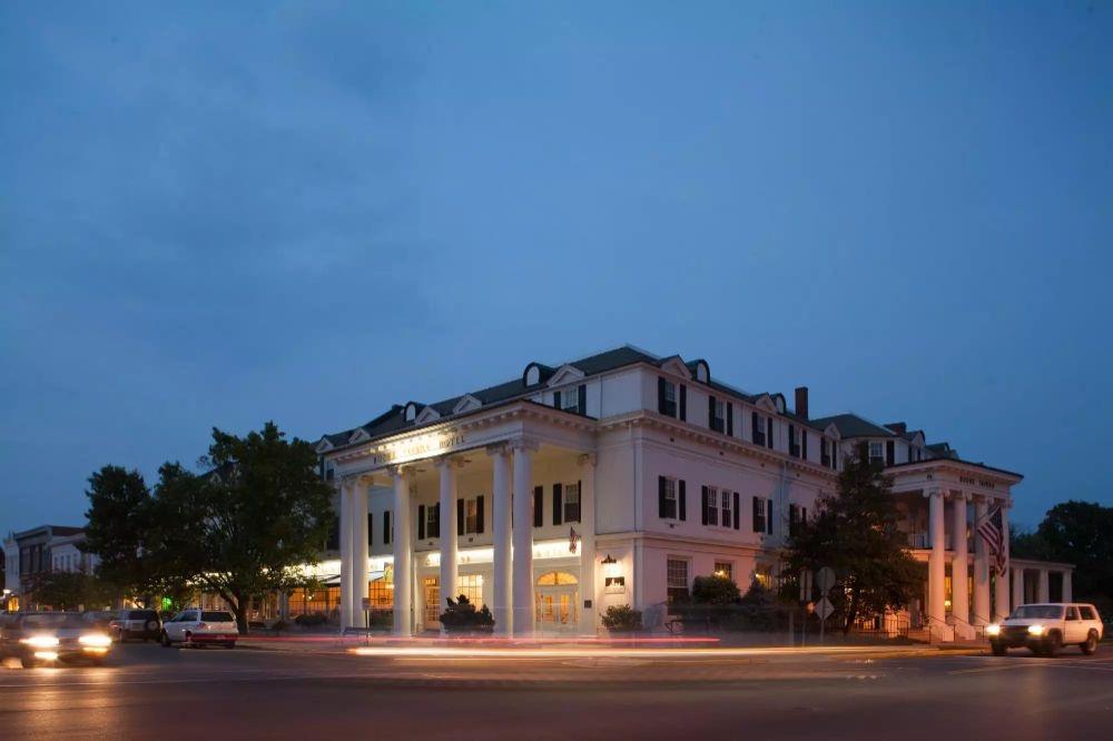 The Wedding Website of Cleo Ravariere and Kemuel Browne