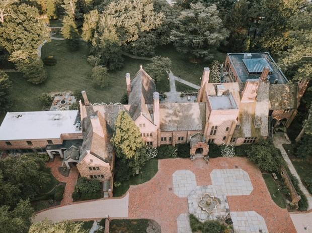 The Wedding Website of Lila Moore and Brandon Vance