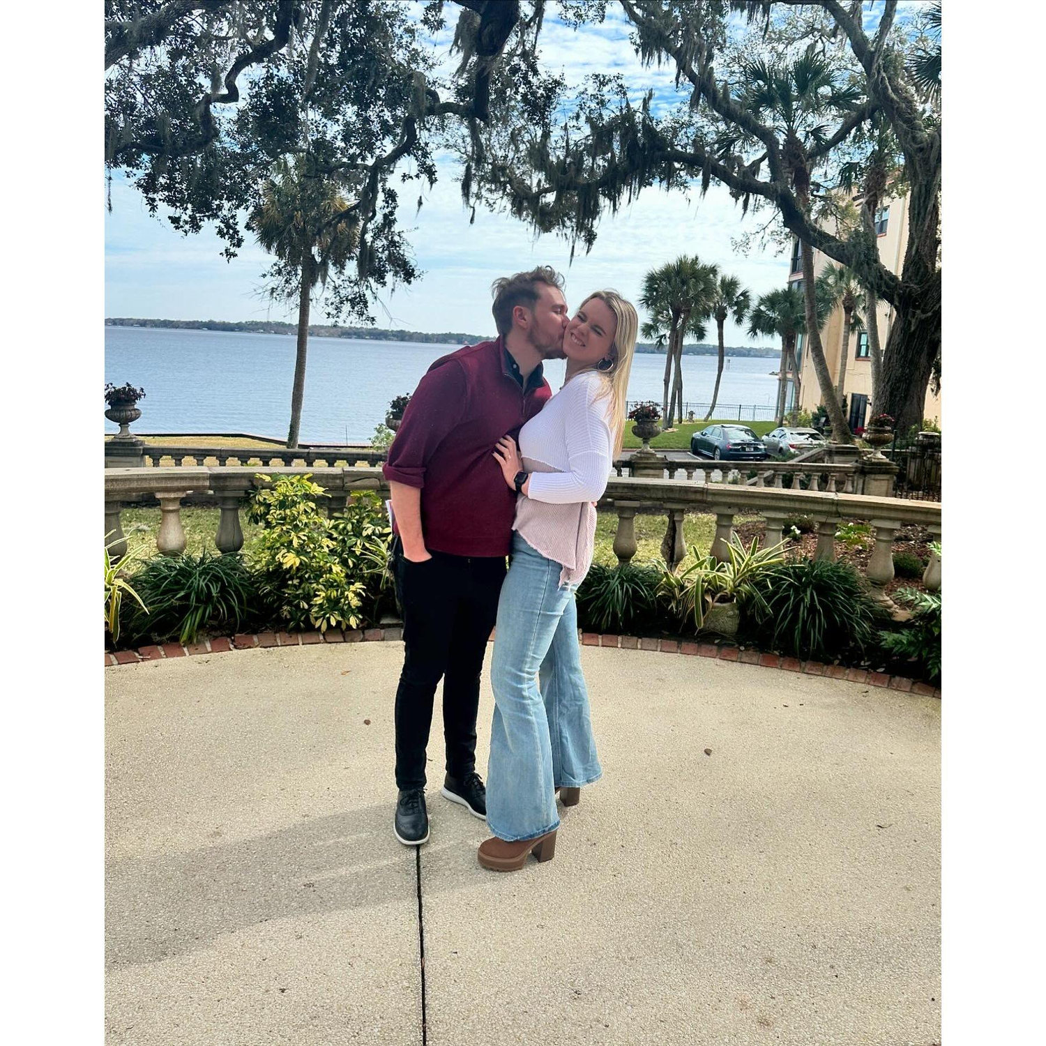 First kiss at the venue!