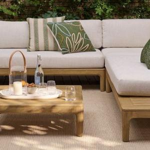 Outdoor Furniture/ Fire Pit