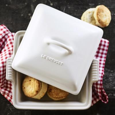 Le Creuset Heritage Stoneware Shallow Square Covered Baker (Color: Ocean)