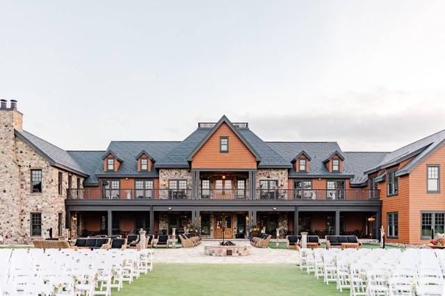 The Wedding Website of Easton Wiechert and Hana Bell