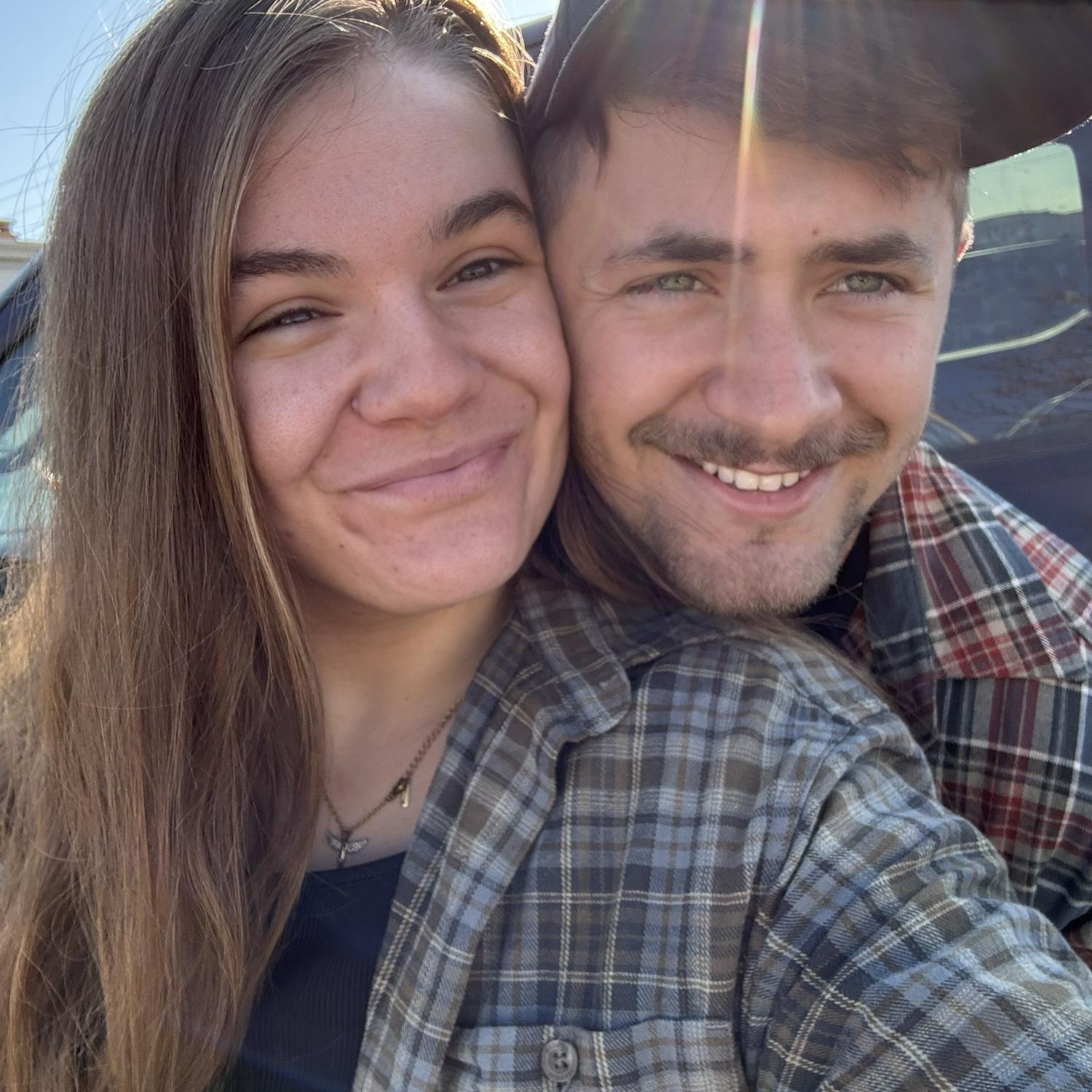 We love a selfie - twinning in Noah’s flannels😍