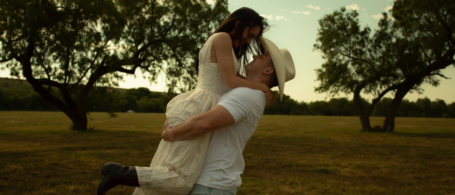 The Wedding Website of Brooklyn Thomas and Salvador Curran