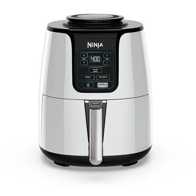 Ninja - AF100 Air Fryer Ceramic-Coated Nonstick Basket, Dehydrate & Reheats, for Quick, Easy Meals, 4 Quart Capacity, & High Gloss Finish (White)