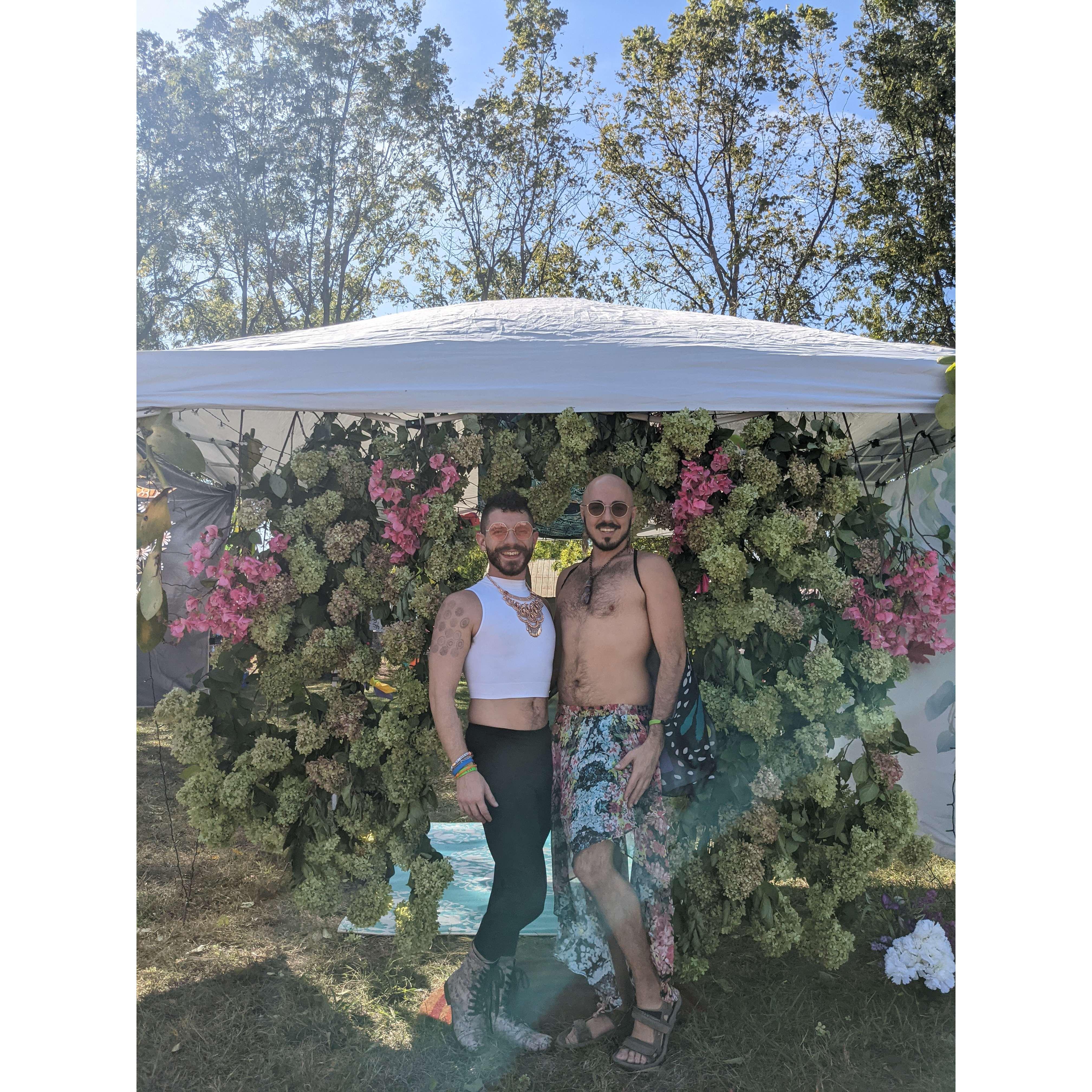 Welcome to Pollinator Paradise! - Hearths of Phyre - Iowa, September 2021