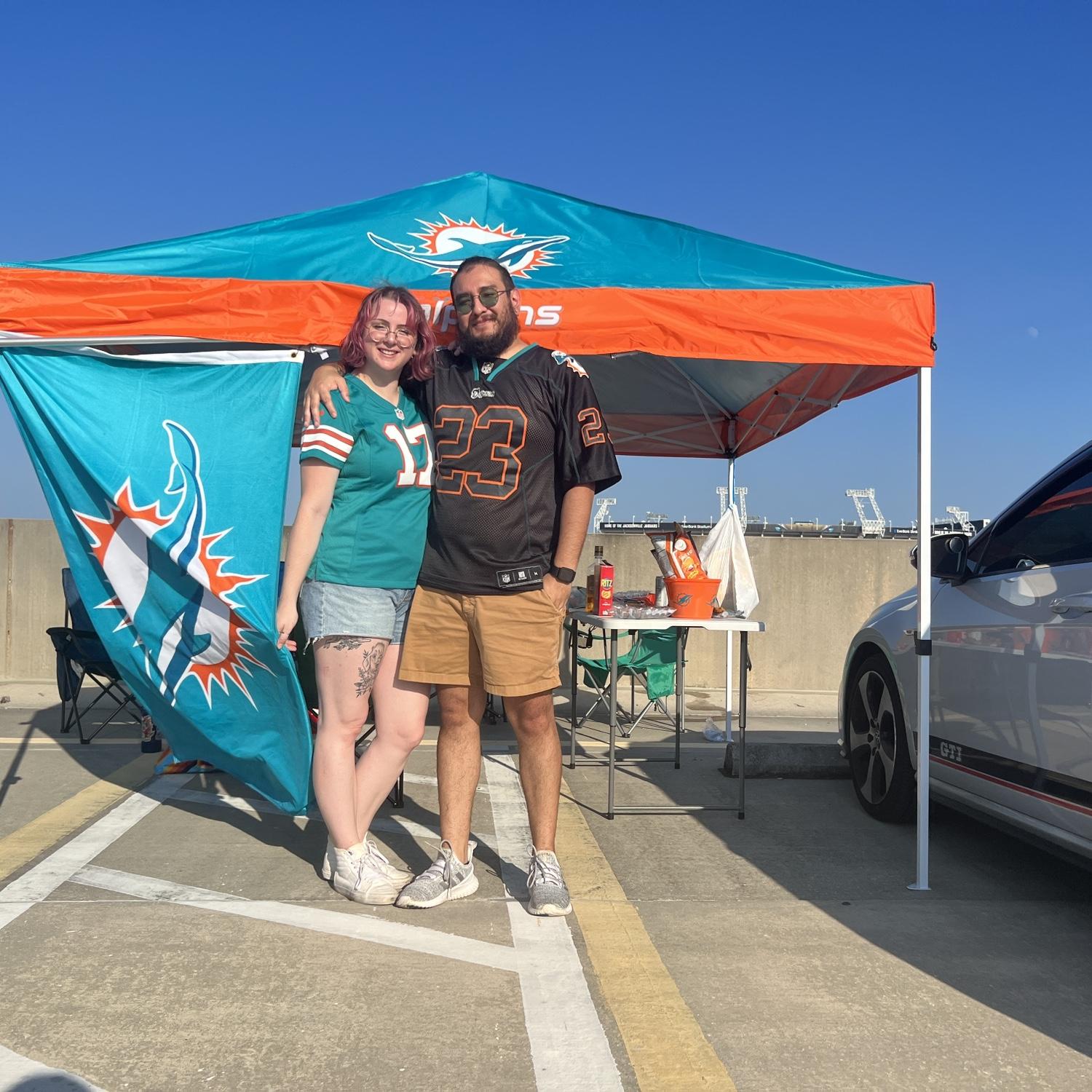 FINS UP! (2023)