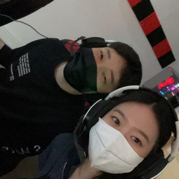 Playing League of Legends at the PC Room!