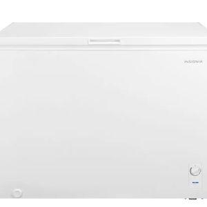 Insignia™ - 7 Cu. Ft. Garage-Ready Chest Freezer - White