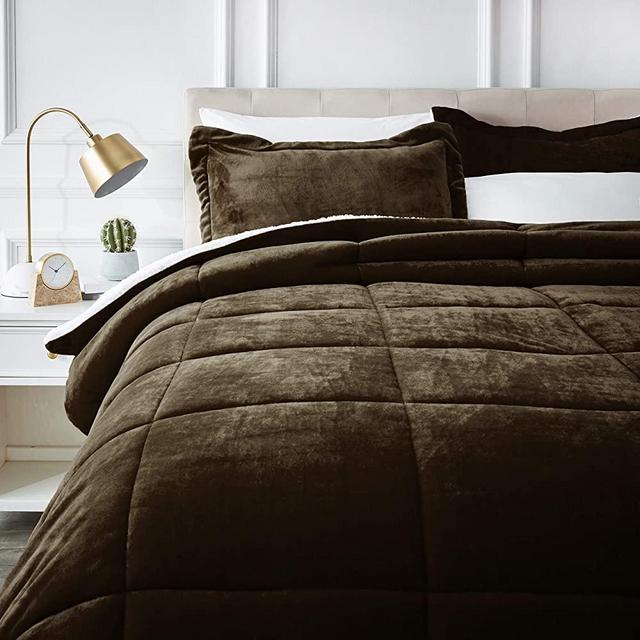 AmazonBasics Ultra-Soft Micromink Sherpa Comforter Bed Set, King, Chocolate - 3-Piece