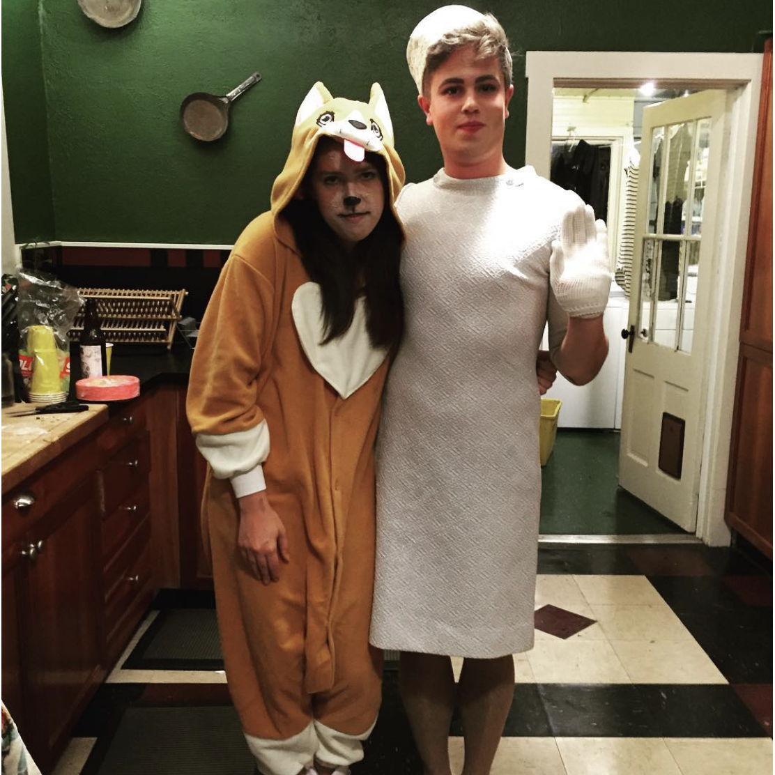 Corgi and Queen on Halloween, NE Portland, OR 2016
