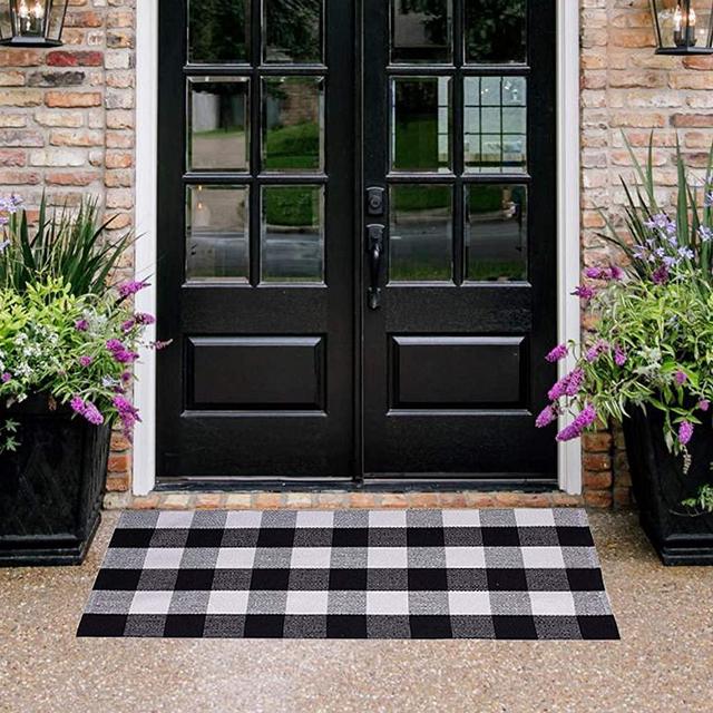 Homcomoda Cotton Plaid Checkered Area Rug Hand Braided Kitchen Floor Rug Runner Washable Carpet (23.6” by 51.2”, Plaid-Black and White)