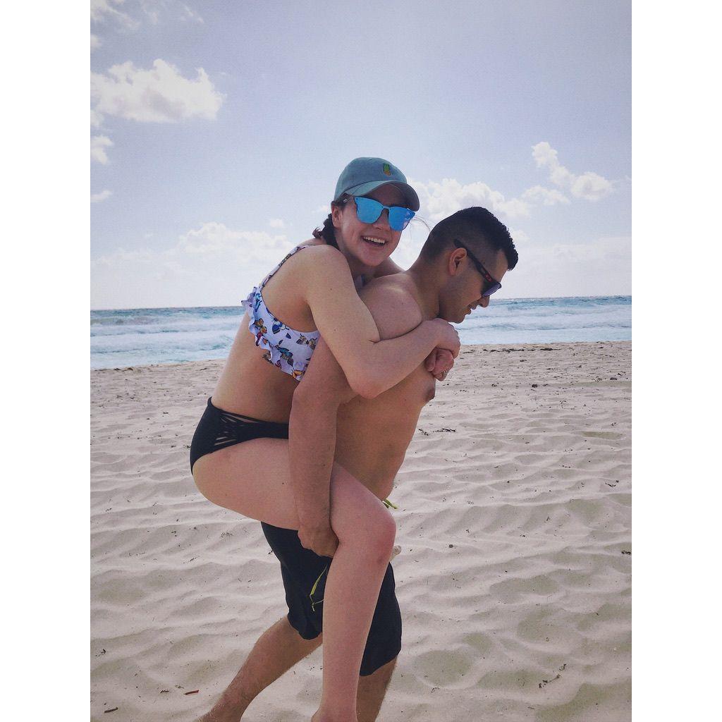 Amy's broken foot in Cancun 2020