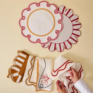 Jardin Scallop Wipeable Placemat, Set of 4