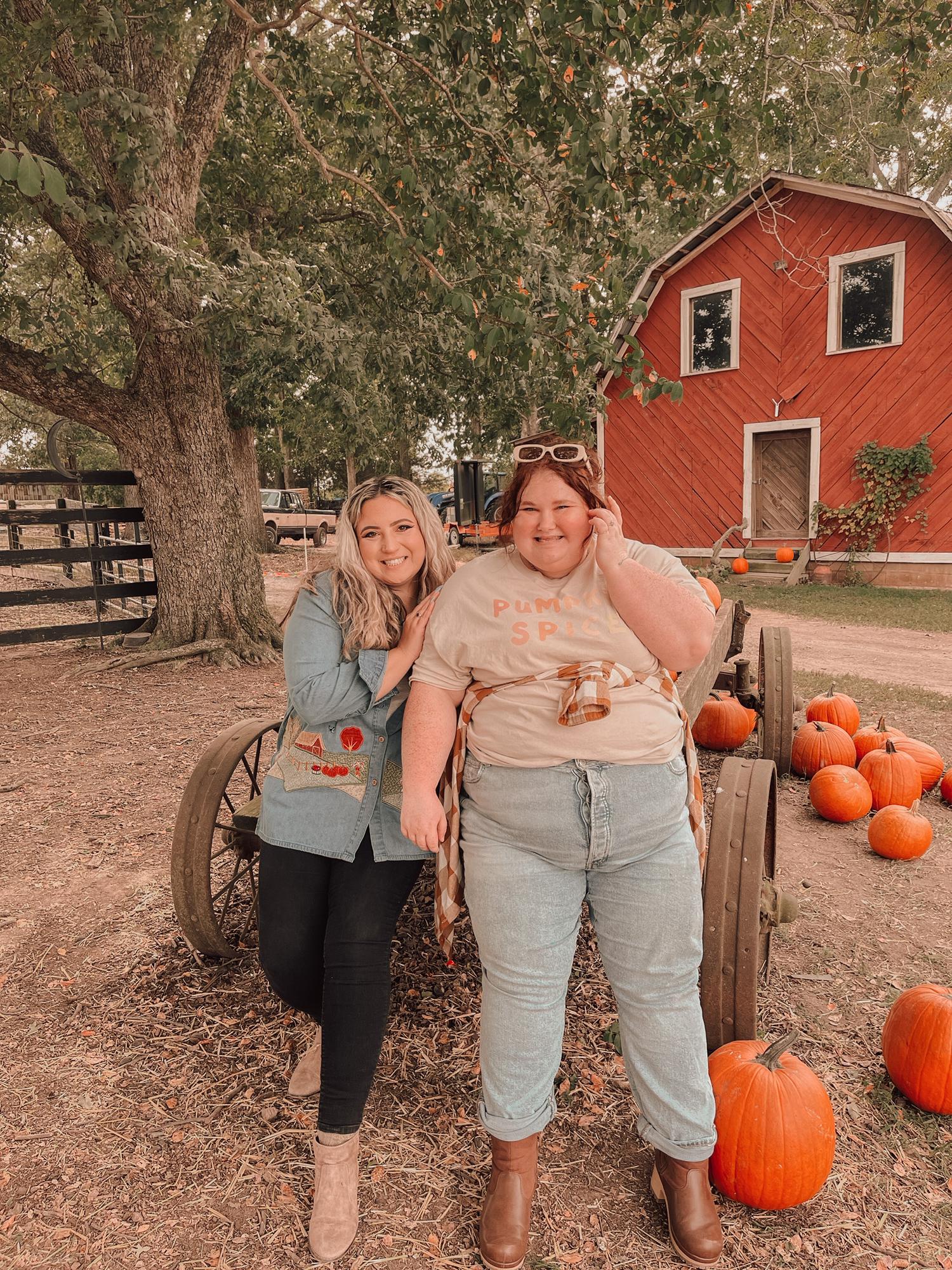 Lissie and her maid of honor Sam