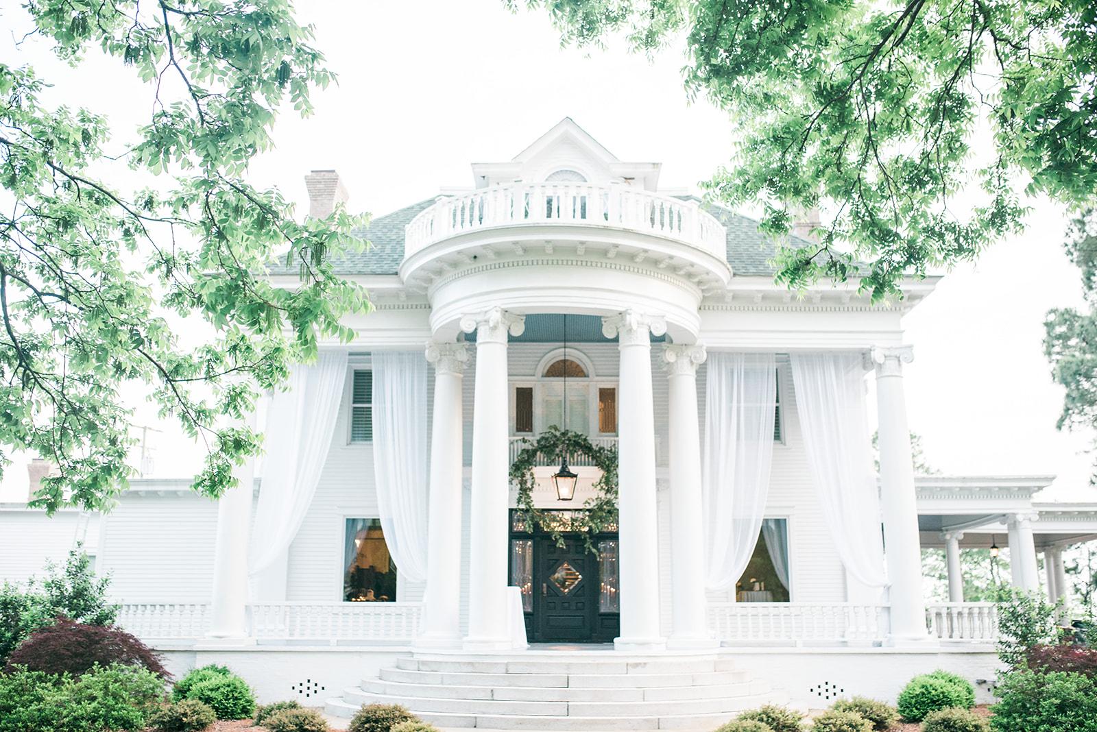 The Wedding Website of Danielle Maurice and Brooks Bailey