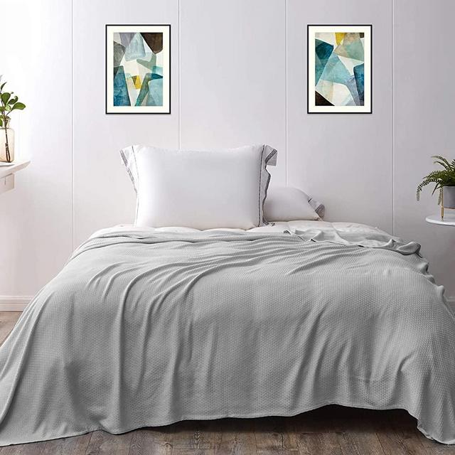 Kpblis Cooling Bamboo Blankets for Hot Sleepers, Lightweight Summer Big Cool Blankets Full Size, Thin Bamboo Extra Cool Throw Blankets for Hot Flashes (71x79 inches, Light Grey)