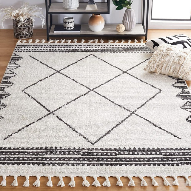 SAFAVIEH Moroccan Tassels Collection Area Rug - 5'5" x 7'6", Ivory & Black, Modern Boho Rustic Design, Non-Shedding & Easy Care, Ideal for High Traffic Areas in Living Room, Bedroom (MRT103A)
